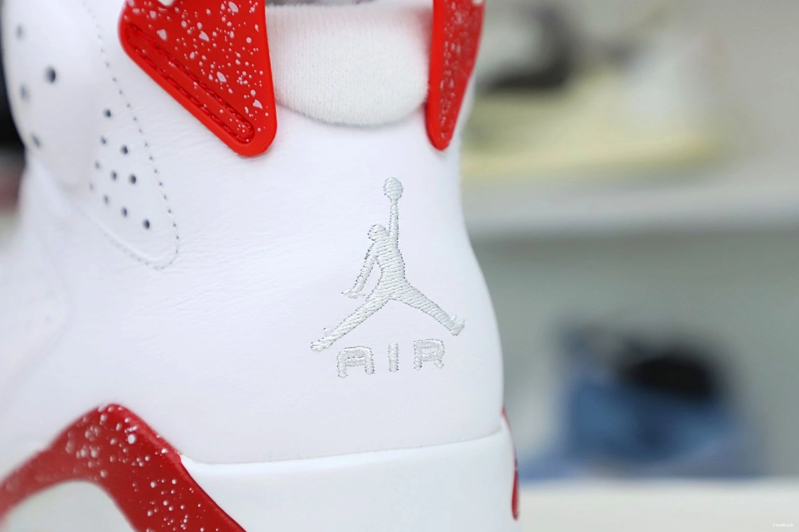 RED AIR JORDAN 6 OREO 0730